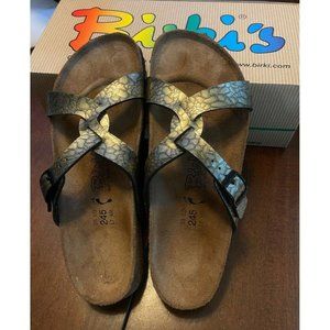 Birki's Croco Embossed Cross Strap Buckle Sandals